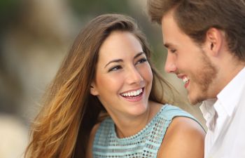 Jouyful young couple.